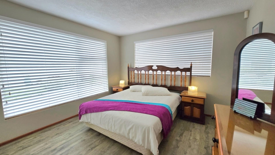 4 Bedroom Property for Sale in Kleinbaai Western Cape